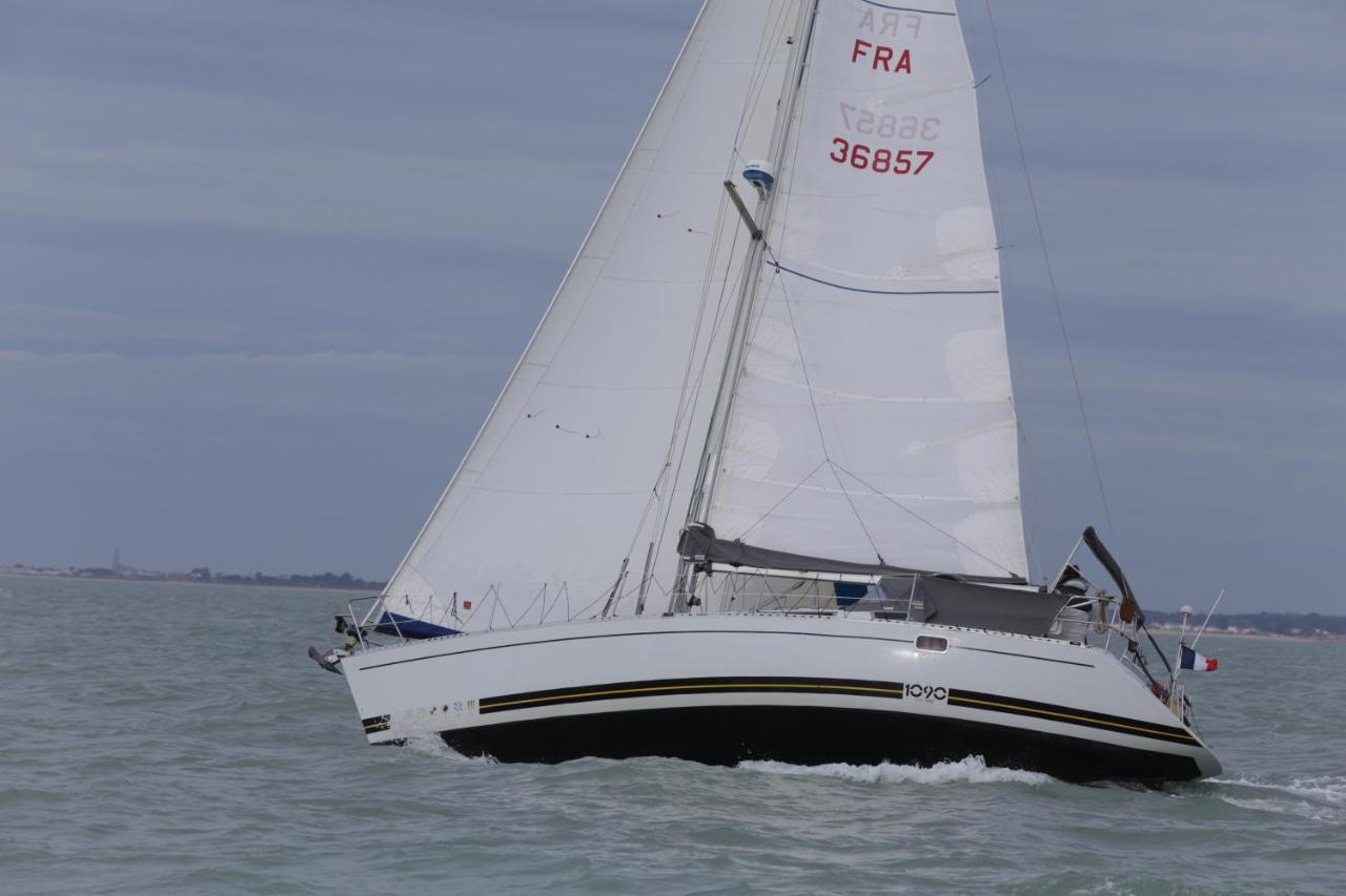 Super Castor - Sur Un Grand Voilier Chauffe Au Vieux Port By Nuits Au Port *